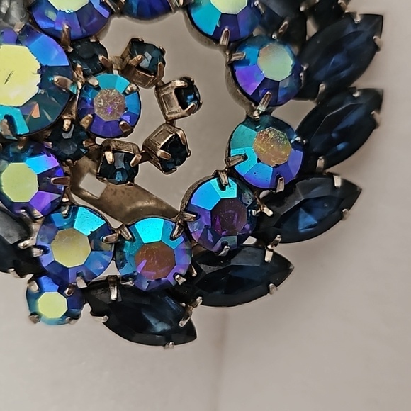 Vintage Large Aurora Borealis Navy Brooch - Picture 4 of 7